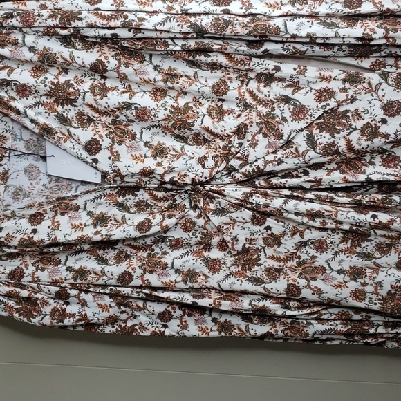 GIBSON Latimer Twist Front Long Sleeve Crepe Floral Dress - Picture 6 of 8